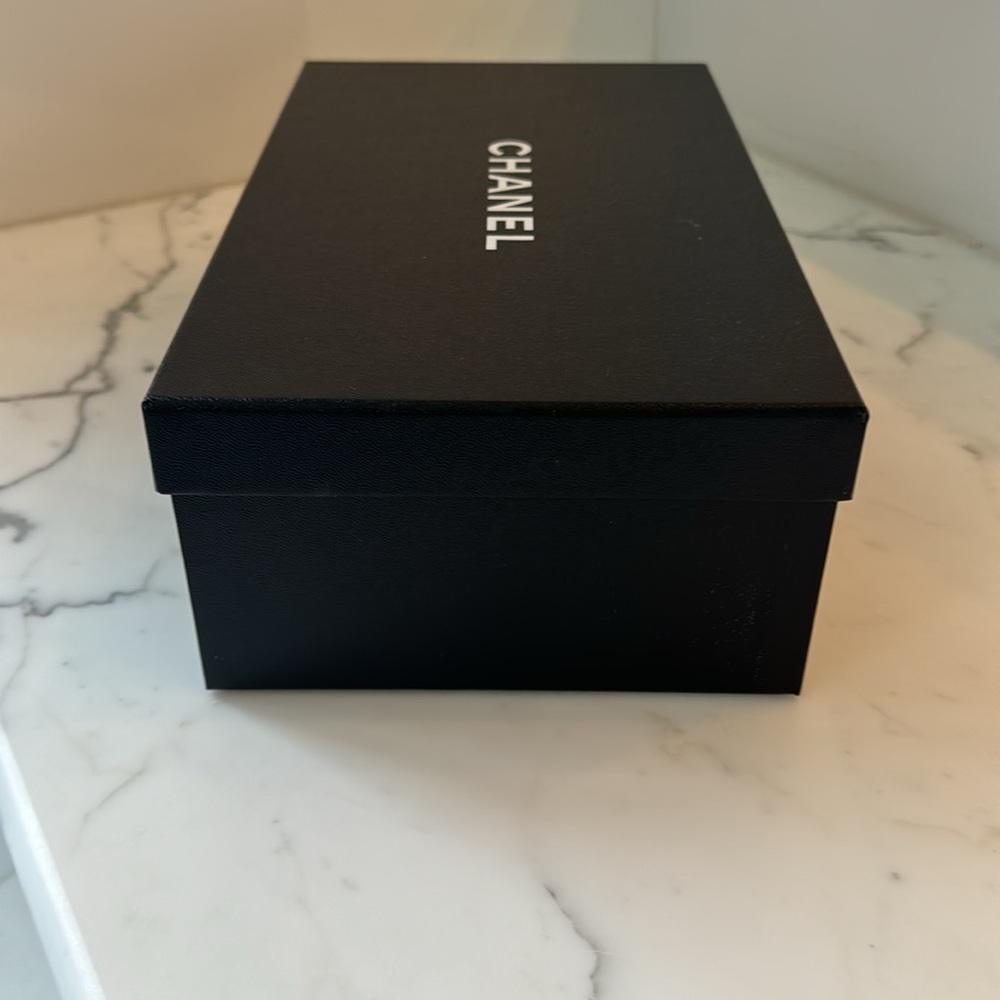 CHANEL BOX - Picture 4 of 5